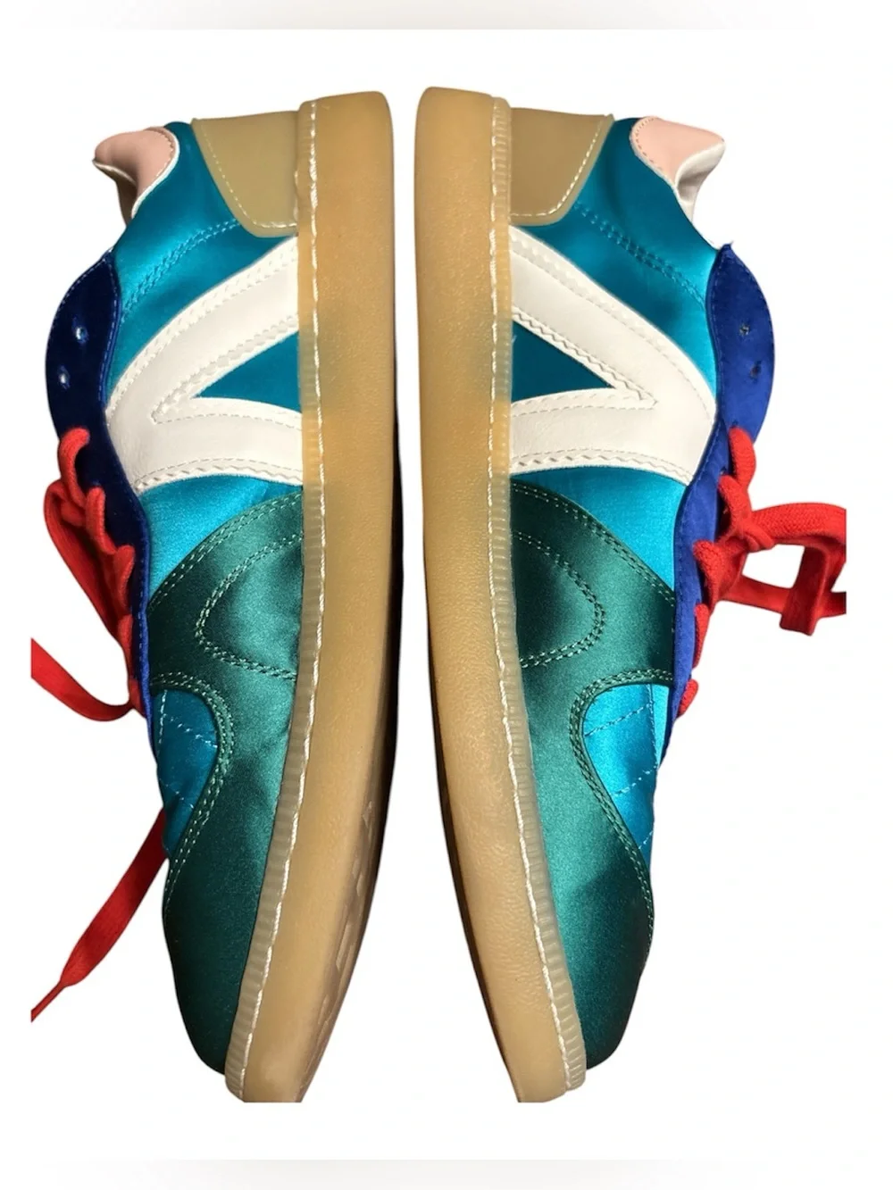 Mia Vesta Sneaker retro teak, green, red Women's Size 9.5